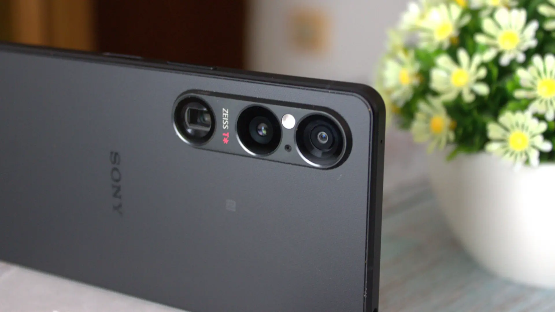 Tiembla Samsung: Sony revela su primer sensor de cámara para móviles de 200 megapíxeles