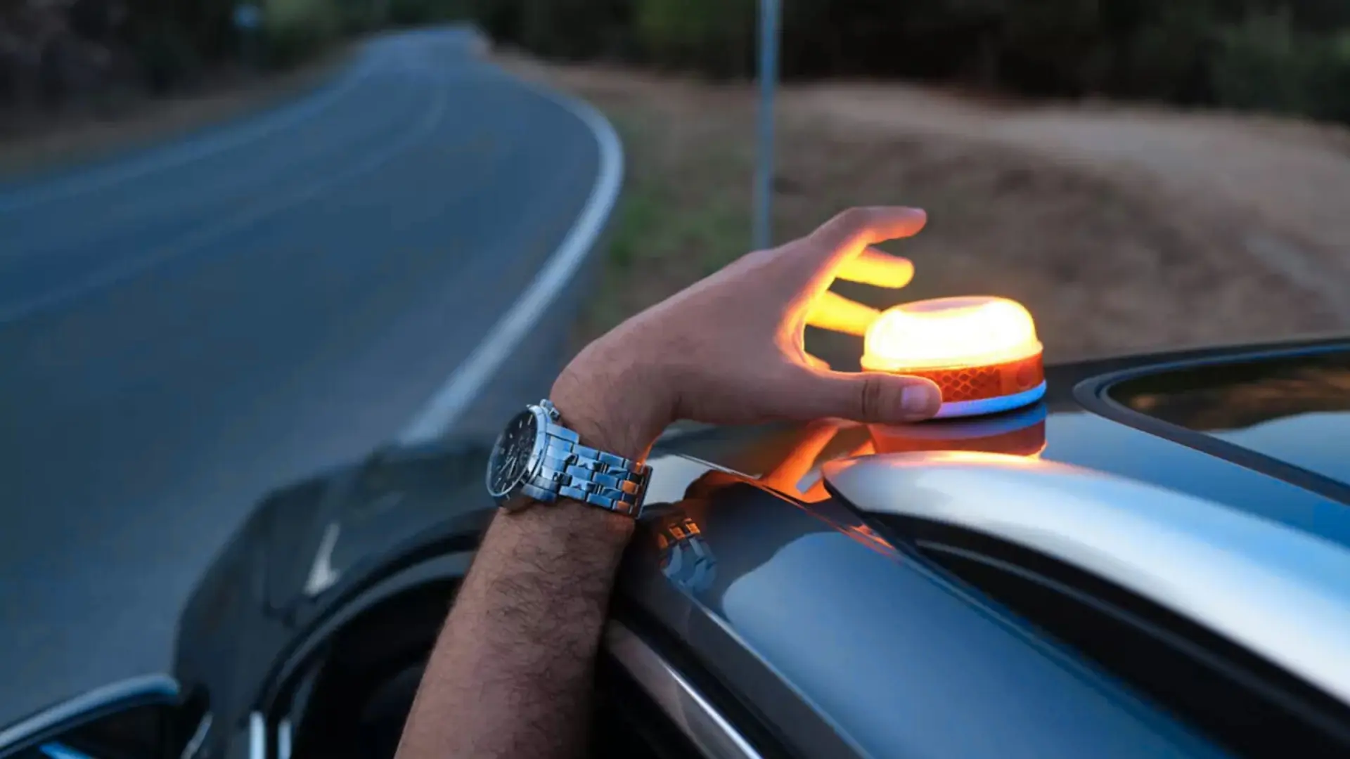 ¿Serás multado por la DGT si activas la baliza V16 para probarla y envías un falso positivo de accidente?