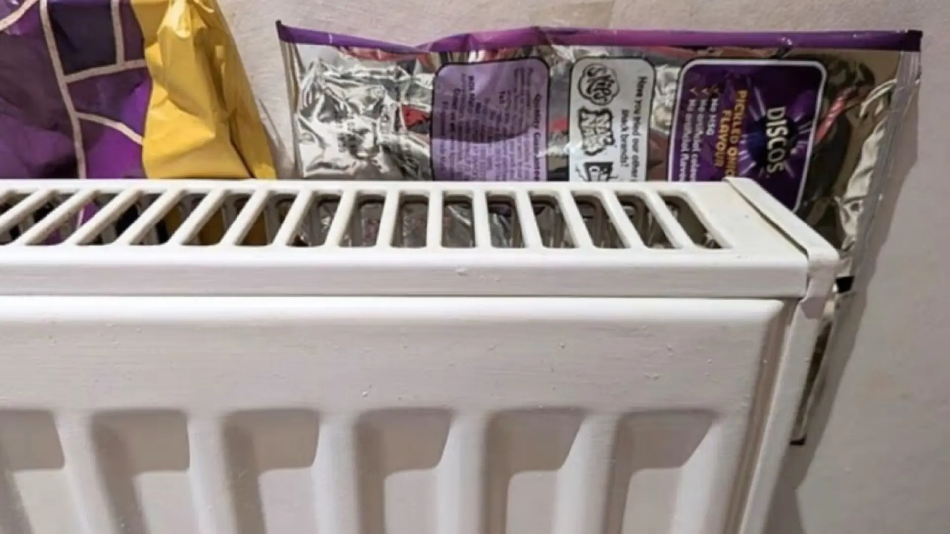 El riesgo oculto de las bolsas de aperitivos detrás de los radiadores: un análisis de eficiencia y seguridad