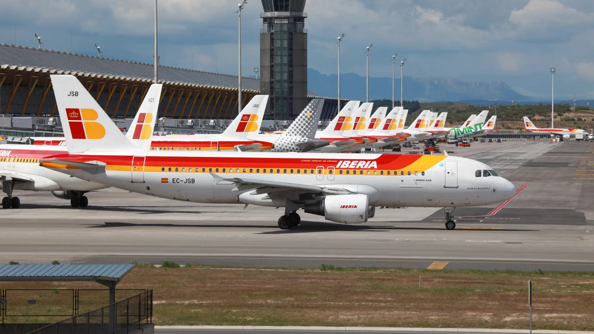 Multa récord a AENA por su polémico sistema de reconocimiento facial en los aeropuertos españoles