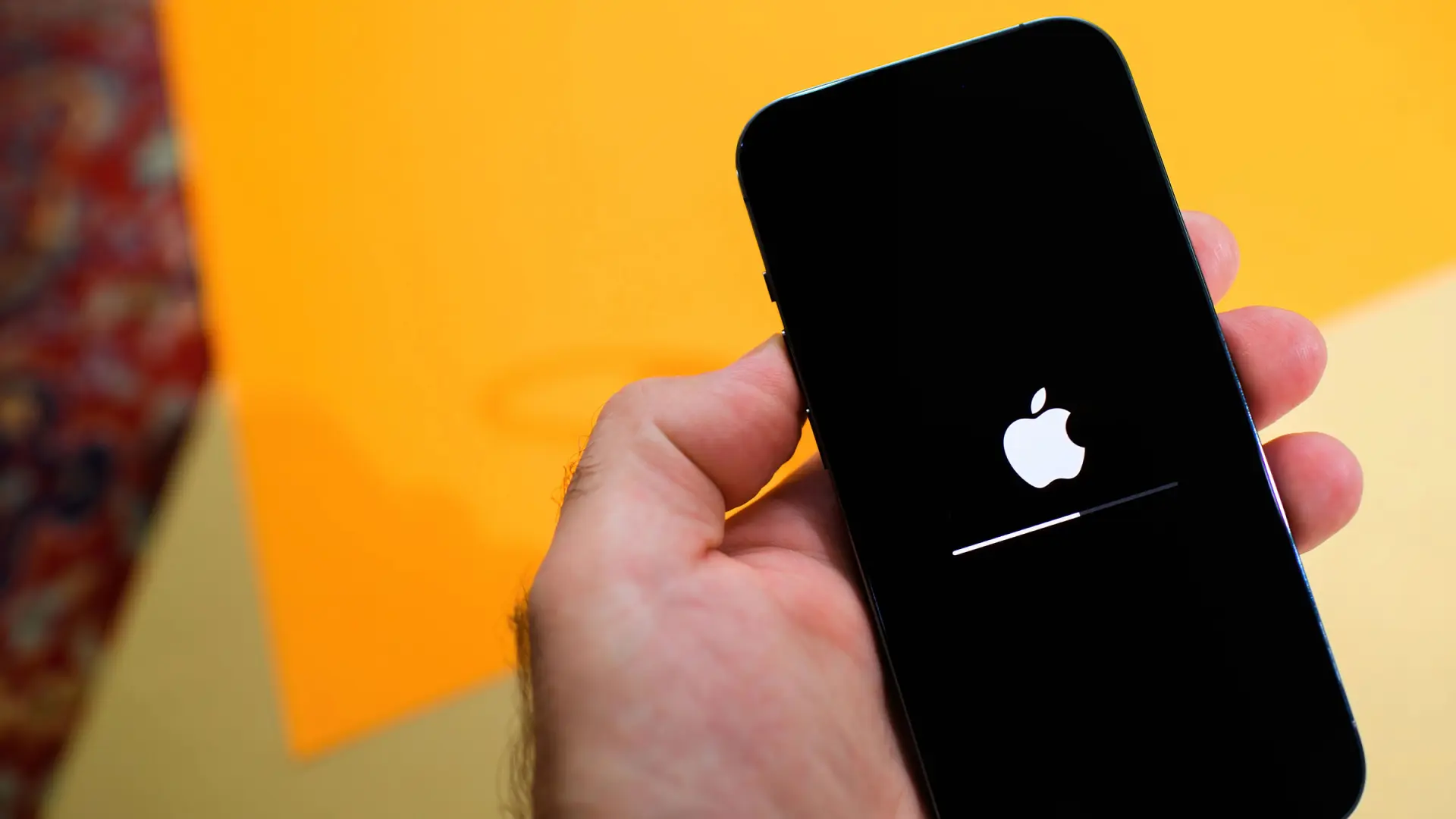 ¡Actualiza tu iPhone!: Apple corrige dos zero-day usados en ataques "extremadamente sofisticados"