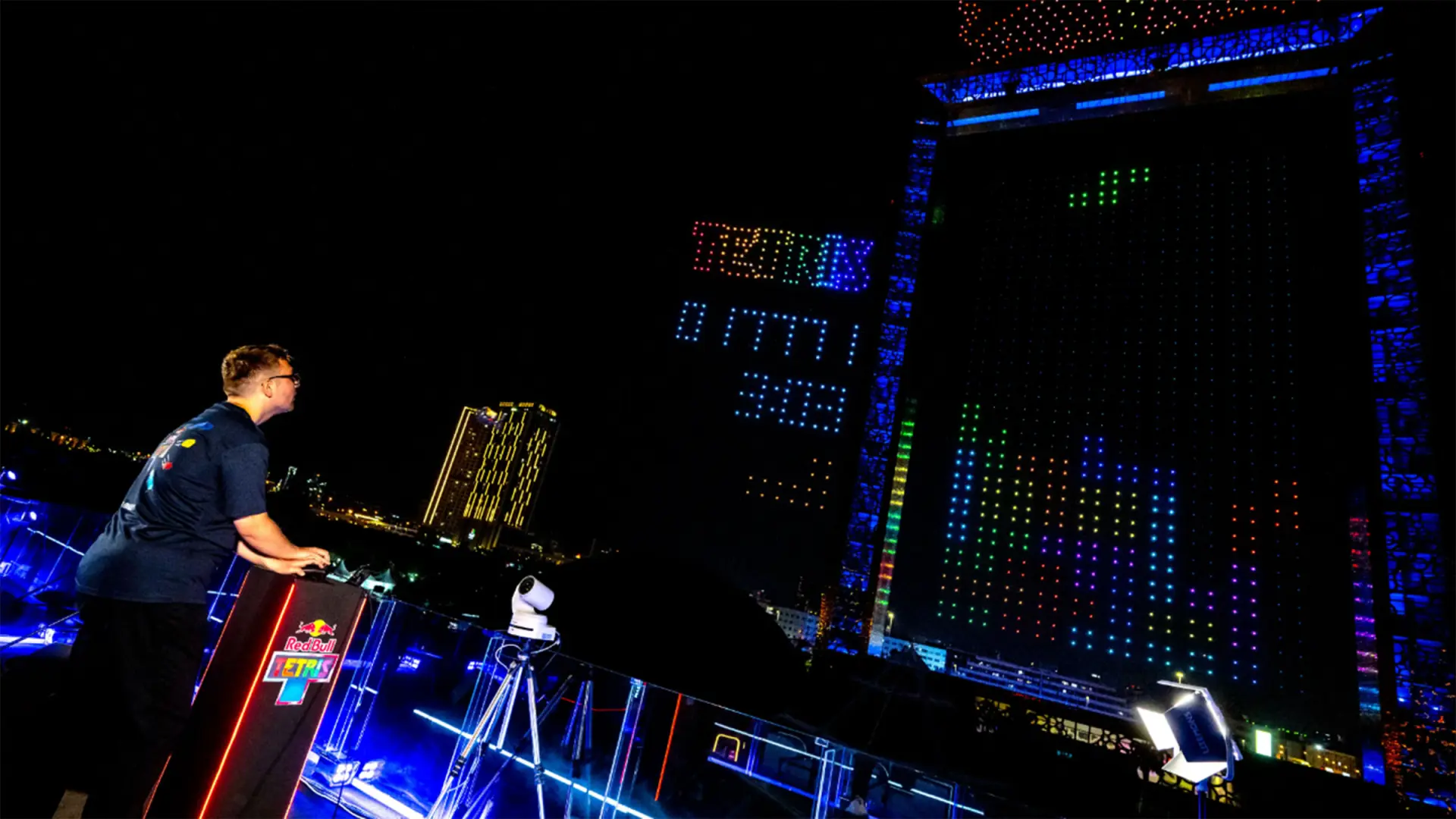 Dubái convierte su cielo en una partida gigante de Tetris y totalmente jugable