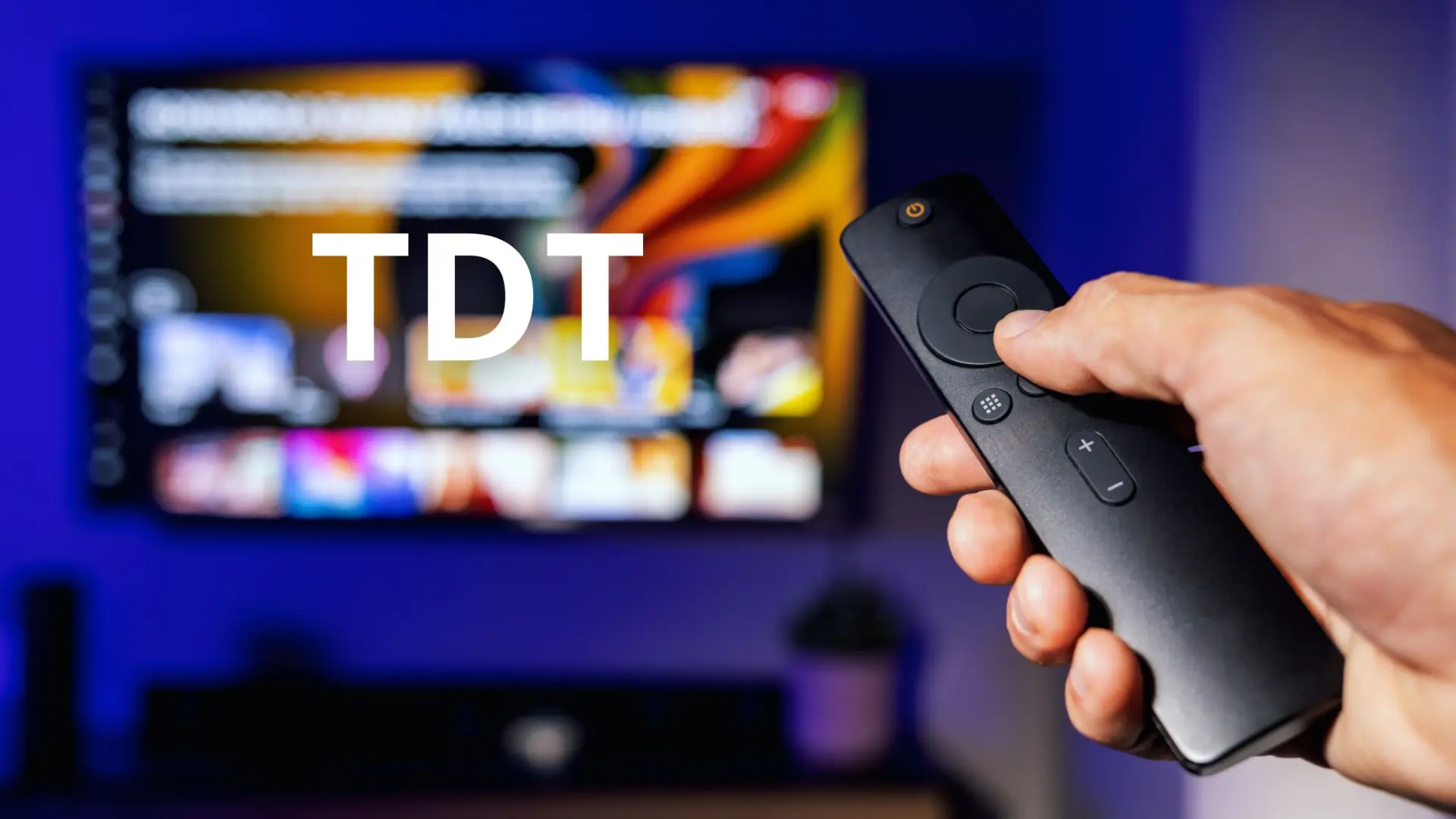 ¿Sin TDT en casa estas Navidades? El truco en 3 pasos del Gobierno para que veas todos los canales gratis