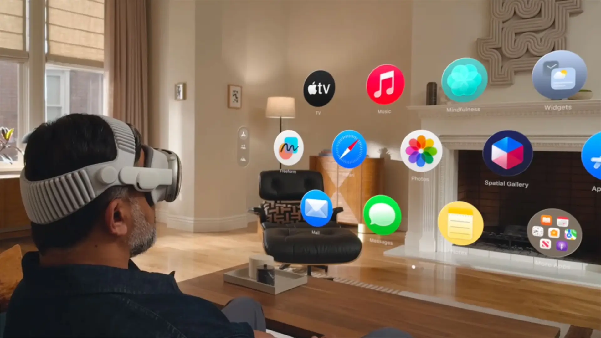 Las razones por las que el Apple Vision Pro vende muy poco comparado con el iPhone, según un último informe