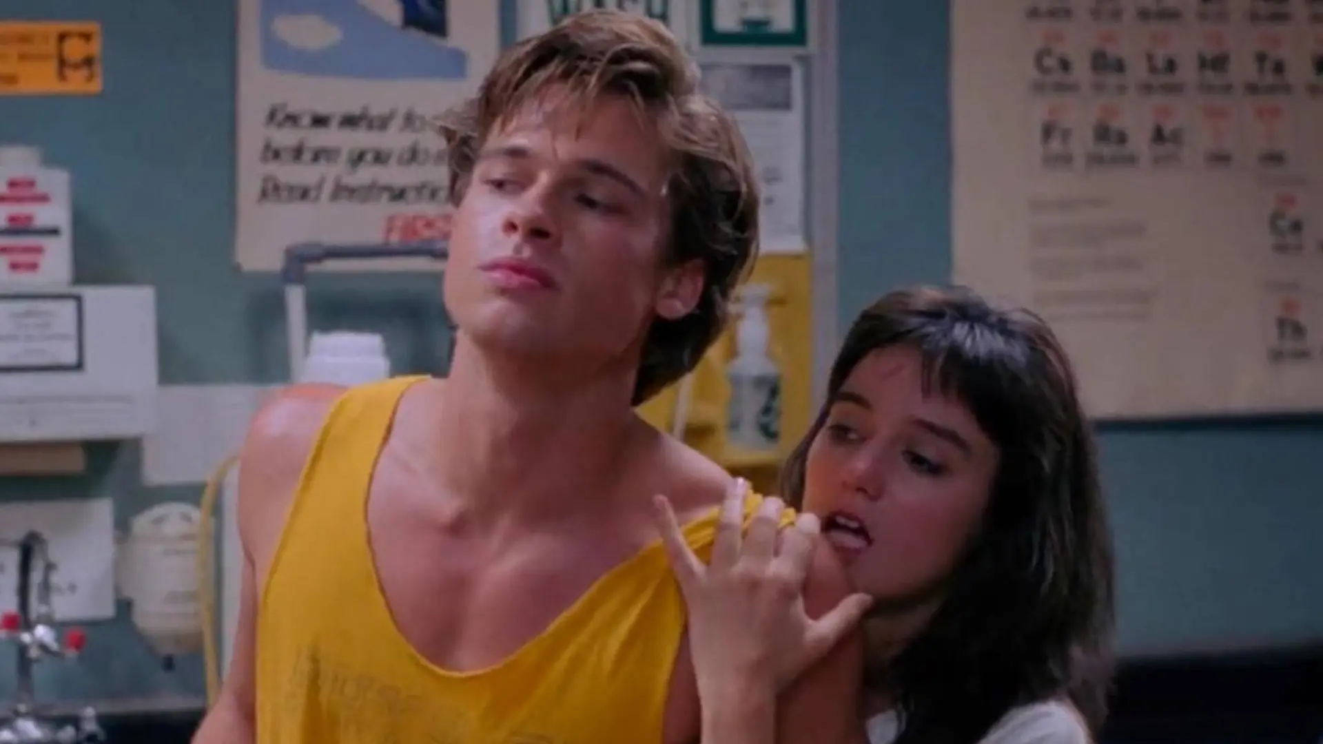 Prime Video esconde un slasher con un joven Brad Pitt de hace tres décadas