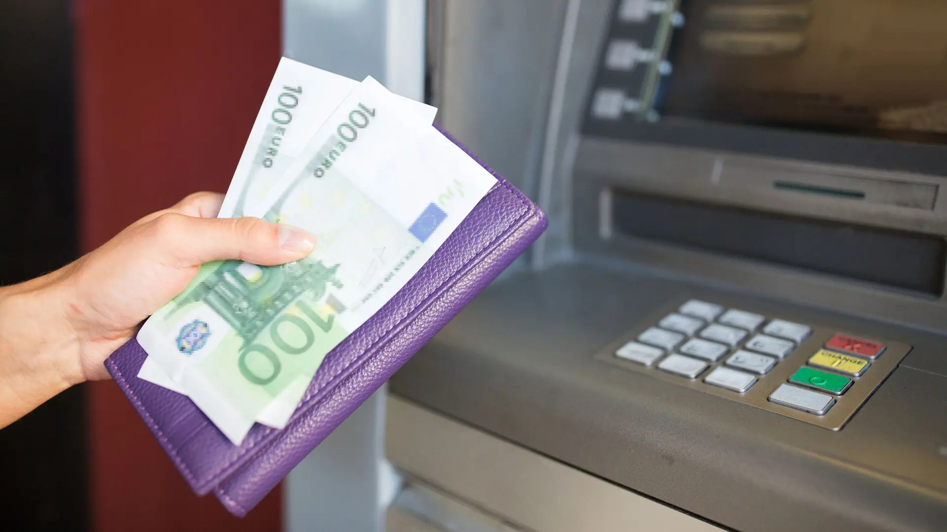 El FBI alerta de una ola de ataques que vacía cajeros automáticos en minutos